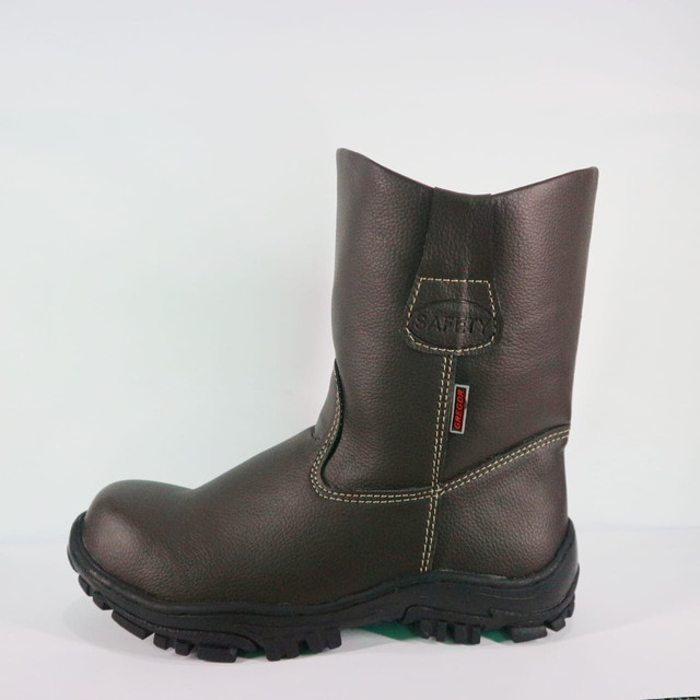 Safety Boot Panjang Coklat (Gregor Kent Borneo)