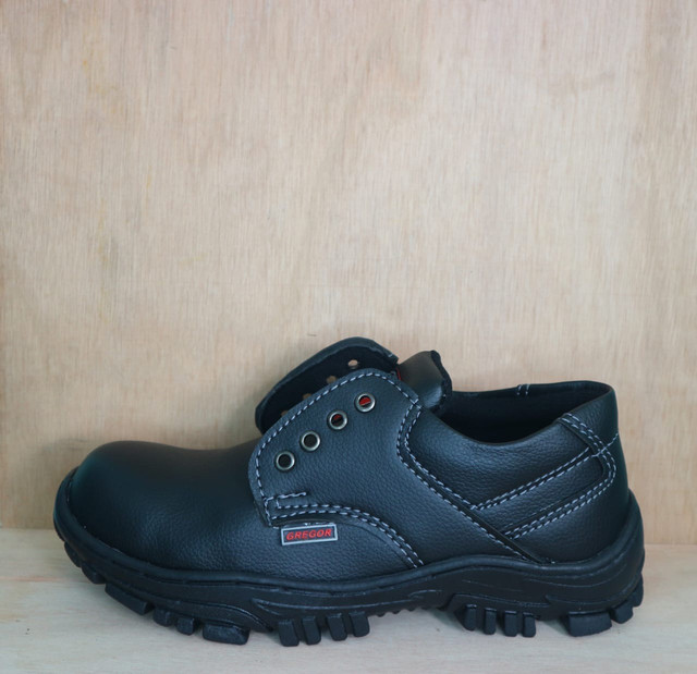 Sepatu Safety Tali Pendek (Kulit Kraf)